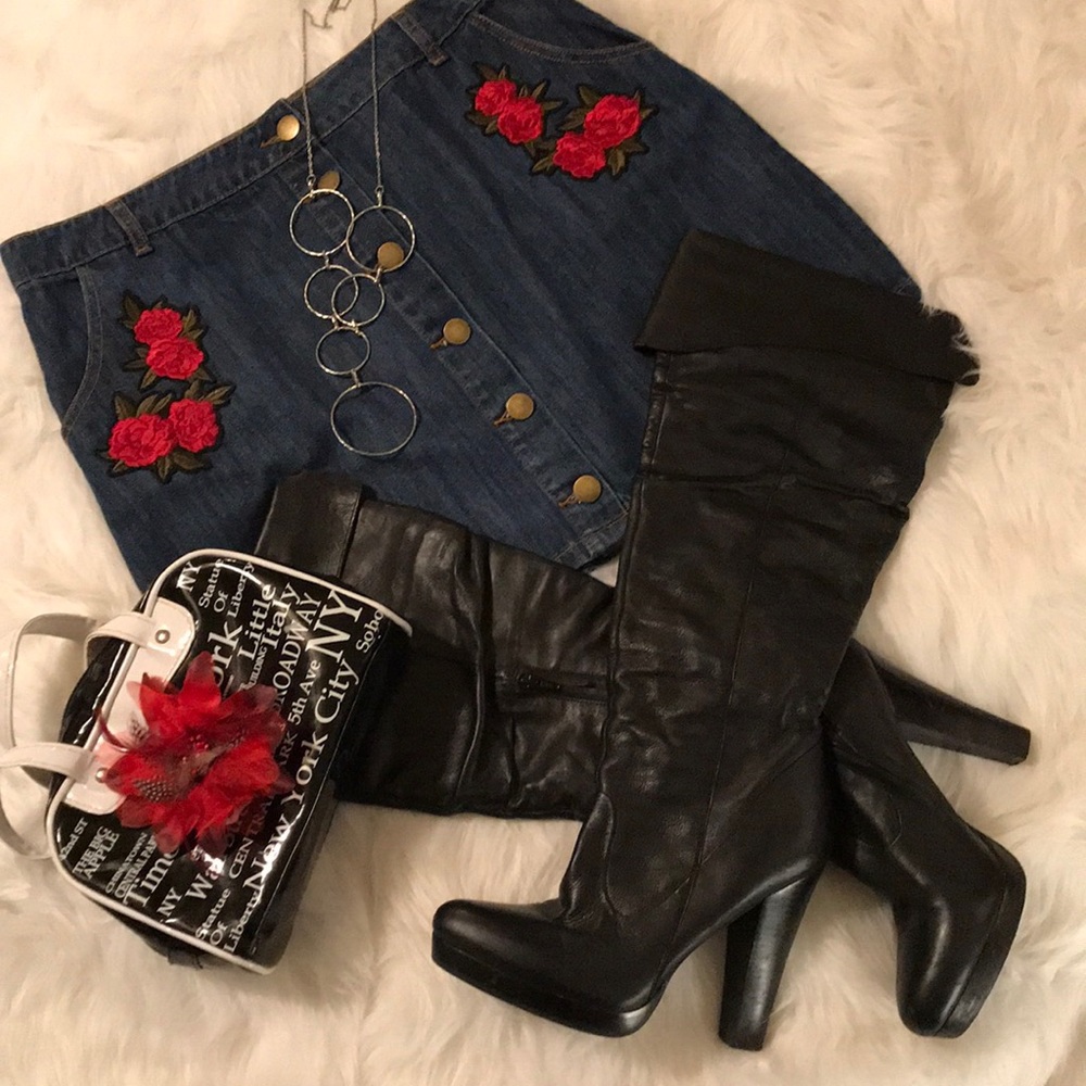 🎊HP🎊 Forever 21 Floral Denim Skirt